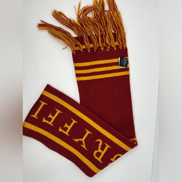 Harry Potter Gryffindor Scarf Hogwarts House Logo Wizarding World - Picture 5 of 6